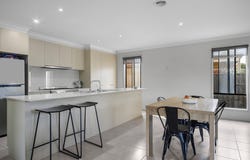 28 Hawkstone Road, Manor Lakes, Vic 3024