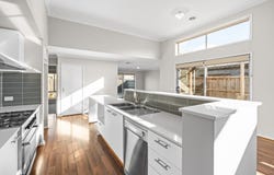 16 Rowling Street, Fraser Rise, Vic 3336