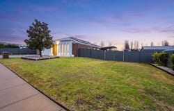 32 Hinchinbrook Court, Thurgoona, NSW 2640