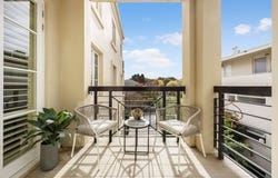 27/380 Toorak Road, South Yarra, Vic 3141