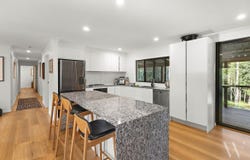 14 Mountain Street, Pomona, Qld 4568