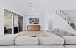 4/60 Broad Street, Labrador, Qld 4215