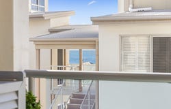 17/8-10 Georgina Street, Woody Point, Qld 4019