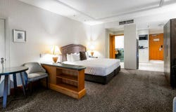 402/2801-2833 Gold Coast Highway, Surfers Paradise, Qld 4217
