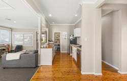 11 Phillip Avenue, Uralla, NSW 2358