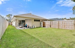 16 Brooklyn Close, Park Ridge, Qld 4125