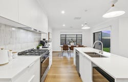 22 Balcombe Avenue, Leneva, Vic 3691