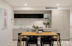 404/1 Point Park Crescent, Docklands, Vic 3008