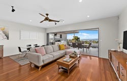 81 Melville Terrace, Manly, Qld 4179
