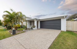 16 Woodgate Street, Oxley, Qld 4075