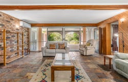10 Joanne Street, Karalee, Qld 4306