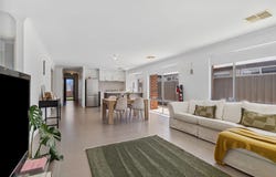 8 Blanche Crescent, Lakelands, WA 6180