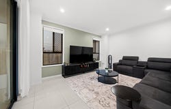 42 Pearl Street, Pallara, Qld 4110