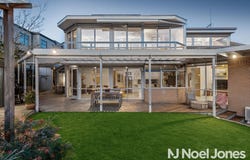 82 Rathmullen Quadrant, Doncaster, Vic 3108