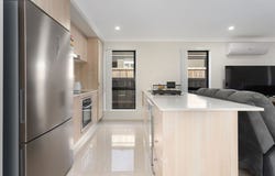 53 Wright Crescent, Flinders View, Qld 4305