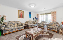 15 Edgewood Road, Roxburgh Park, Vic 3064