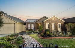 32 GREVILLEA CRESCENT, Hoppers Crossing, Vic 3029