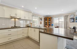 2 Tandara Court, Bangholme, Vic 3175