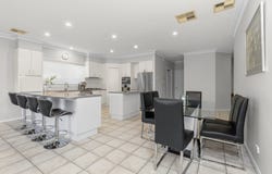 3 Raeburn Crescent, Lake Albert, NSW 2650