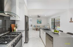 25 Tina Drive, Urangan, Qld 4655