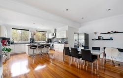 8 Mountbatten Court, Reservoir, Vic 3073