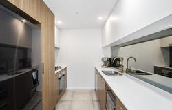 908/372 Marine Parade, Labrador, Qld 4215