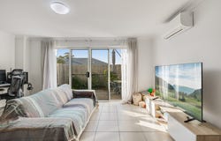 16/227 Nelson Street, Kearneys Spring, Qld 4350