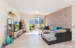 36/1 Stockton Bend, Cockburn Central, WA 6164