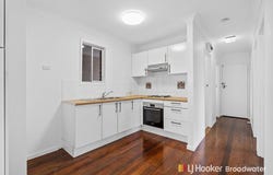 5/6 Imperial Parade, Labrador, Qld 4215