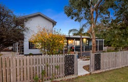 1 School Avenue, Newhaven, Vic 3925