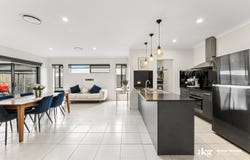 6 Allerton Park Drive, Park Ridge, Qld 4125