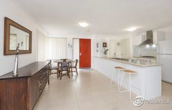 3/27 Riverina Parade, Lake Coogee, WA 6166