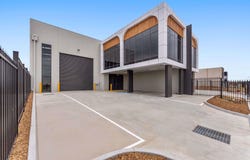 1&2/19 Cox Road, Melton, Vic 3337