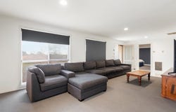 11 Stevens Close, Roxburgh Park, Vic 3064