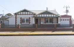 1 Sidney Road, Tumby Bay, SA 5605
