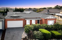 25 Paul Harris Drive, Melton West, Vic 3337