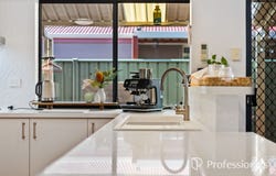 4 Sheriff Circuit, Wattle Grove, WA 6107