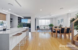 10 Coolum Parade, Newport, Qld 4020