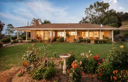 110 Dellven Drive, Table Top, NSW 2640