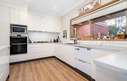 49 Willow Way, Table Top, NSW 2640