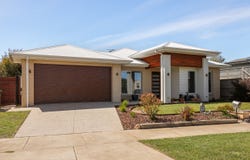 12 Seacrest Drive, Cowes, Vic 3922