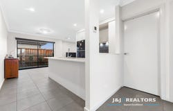 245 St Germain Boulevard, Clyde North, Vic 3978