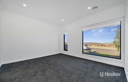 22 Courtenay Promenade, Fraser Rise, Vic 3336