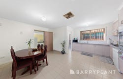 1/4 Tanunda Mews, St Albans, Vic 3021