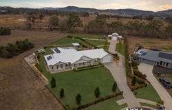 8 Berkley Close, Kensington Grove, Qld 4341