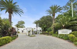 8/100 Cotlew Street East, Southport, Qld 4215