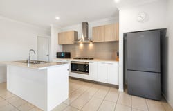 93 Coastside Drive, Armstrong Creek, Vic 3217