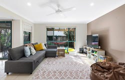 4/15 Gordon Street, Labrador, Qld 4215