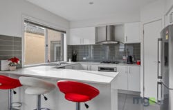 10 Norfolk Pine Circuit, Somerville, Vic 3912
