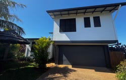 4 Rise Crescent, Mission Beach, Qld 4852
